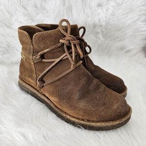 BORN Calyn Wedge Boot